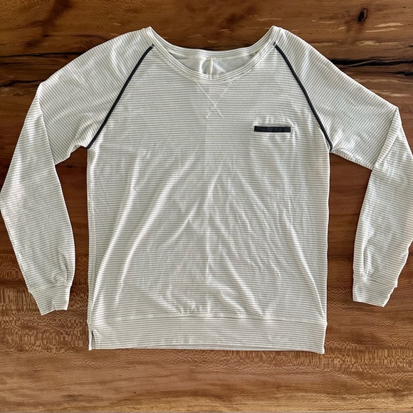 Lululemon Weightless Crew Top - Picture 3 of 14